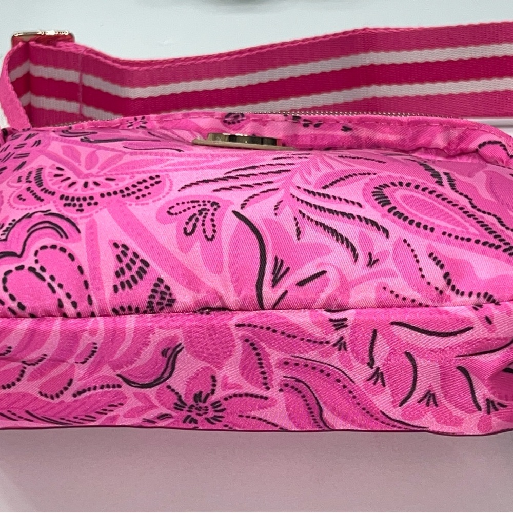 NWT Lilly Pulitzer Jeanie Belt Bag in the Pinkie Promises Pattern - Picture 6 of 8